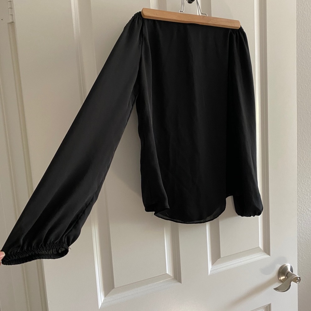 Black Off Shoulders Long Sleeves Blouse